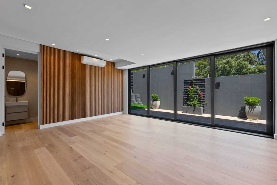 5 Bedroom Property for Sale in Camps Bay Western Cape